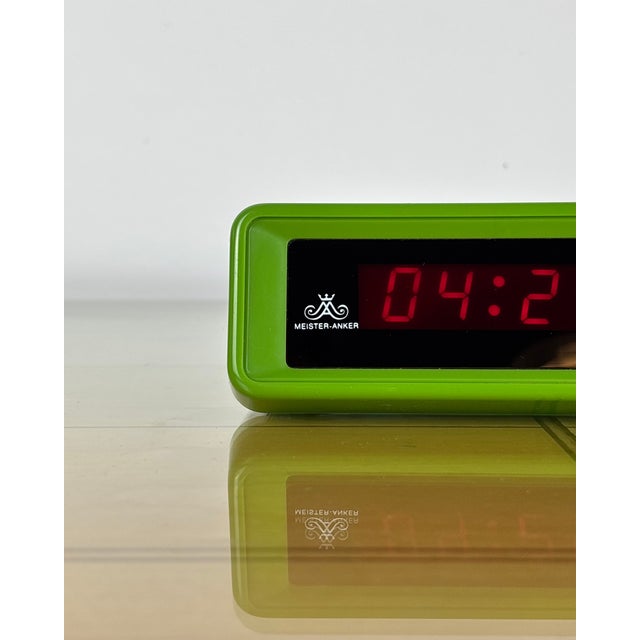 Vintage Space Age Green LED Digital Alarm Clock from Meister Anker, Germany, 1970s For Sale - Image 6 of 11