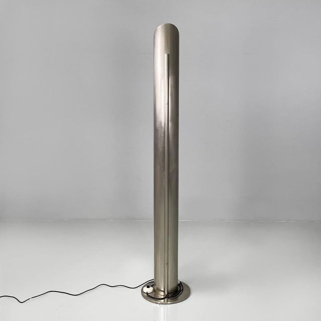 1970s Italian Space Age Round Floor Lamp in Metal with White Interior, 1970s For Sale - Image 5 of 18