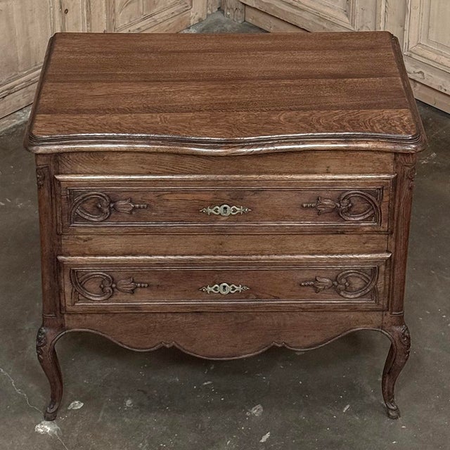 19th Century Louis XV Country French Oak Commode For Sale - Image 15 of 18