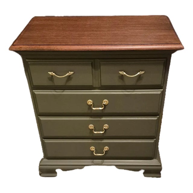 Mid 20th Century Refinished Thomasville Dresser For Sale