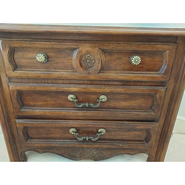 Pair of Thomasville Country French Nightstands For Sale In San Diego - Image 6 of 6