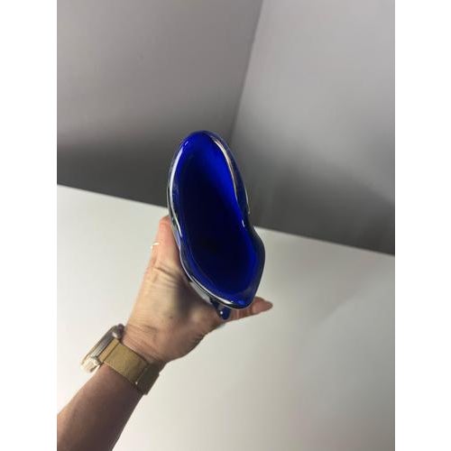 Shark Fin Vase in Blue Glass by HSG Tarnowiec For Sale - Image 6 of 11