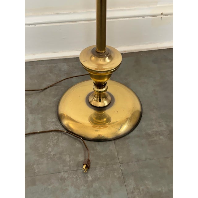 1980s Late 20th Century American 4-Light Brass Floor Lamp on Round Base With Shade For Sale - Image 5 of 6