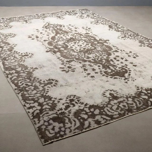 Vintage Turkish Rug in Wool For Sale - Image 10 of 10