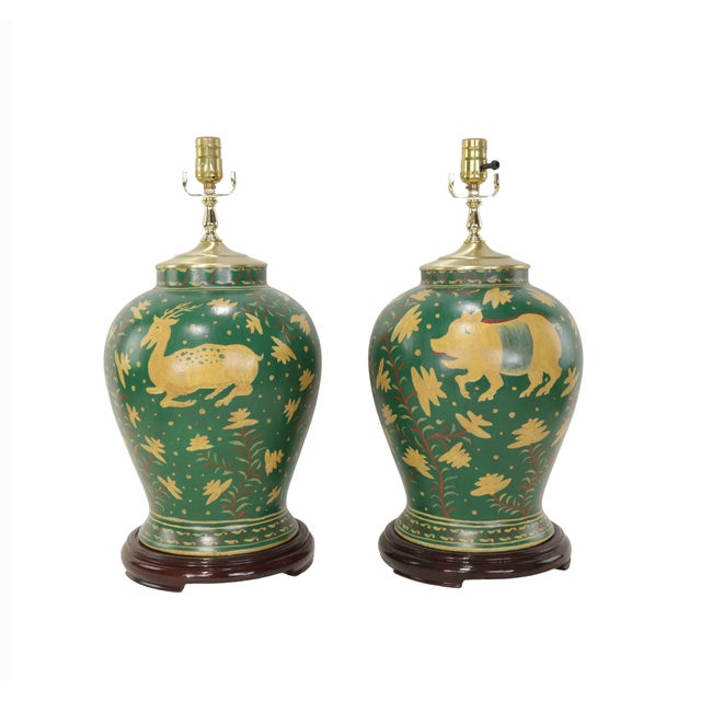 These striking custom-made vintage ceramic table lamps perfectly embody Chinese style. Continuing Brunschwig & Fils'...