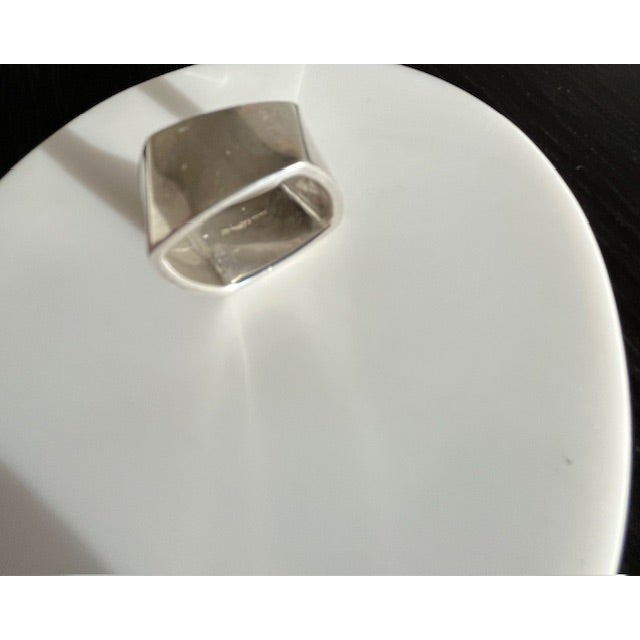 2000 - 2009 Vintage Frank Gehry Tiffany & Co. Sterling Silver Torque Ring, Size 8.5, Architectural Statement, 2006 Collaboration For Sale - Image 5 of 12