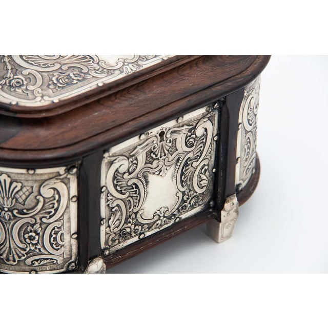 Palo Santo Wood Jewelry Box, in Good conditions.