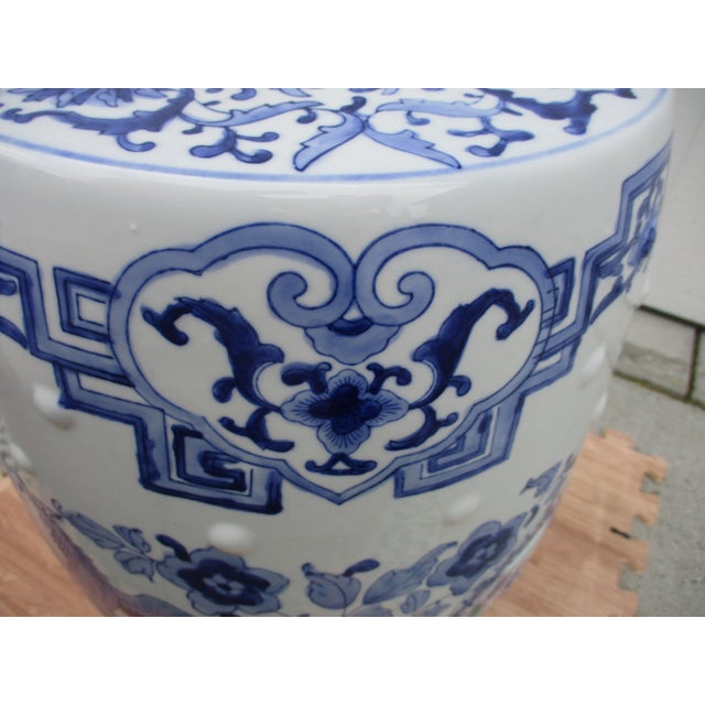 White and Blue Ceramic Chinese Garden Stool For Sale - Image 6 of 10