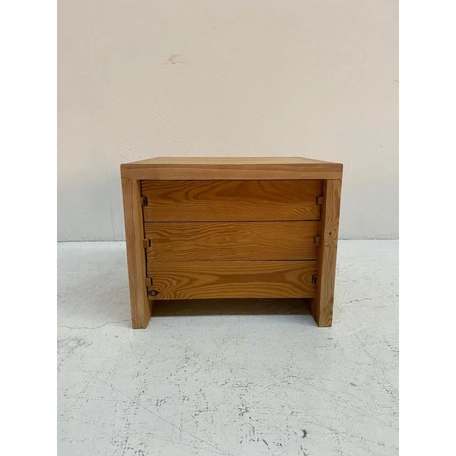 Brutalist Pine Chest of Drawers or Bedside Table by Ate Van Apeldoorn for Houtwerk Hattem, 1970s For Sale - Image 3 of 9