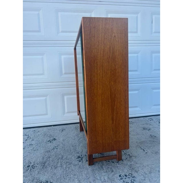 1960s Mid Century Modern Teak Display Cabinet/Bookcase by Turnidge For Sale - Image 12 of 16