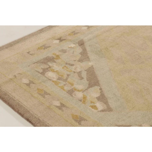 This 9x12 Art Deco rug is a captivating addition to Rug & Kilim’s Art Deco collection—an elegant homage to 1920s French...