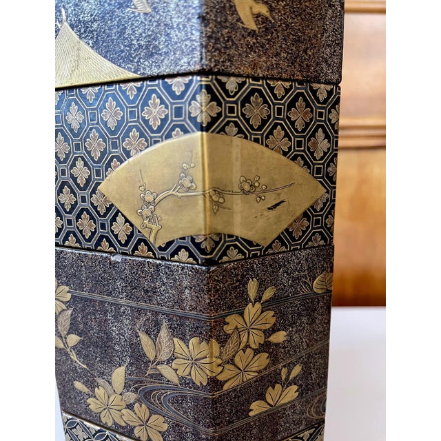Japonisme Japanese Maki-e Lacquer Stack Box Jubako For Sale - Image 3 of 18