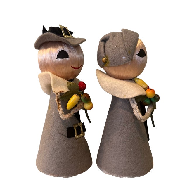 Mid-Century Handmade Folk Art Pilgrim Thanksgiving Figures—a Pair For Sale - Image 4 of 8