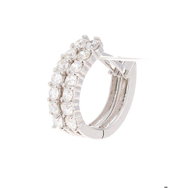 Contemporary 1.05 Carat Hoop Huggie Earring 18 Karat White Gold, A Pair For Sale - Image 3 of 4