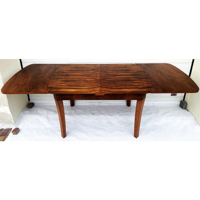 Art Deco Extendable Table in Figured Walnut, 1920s For Sale - Image 9 of 18