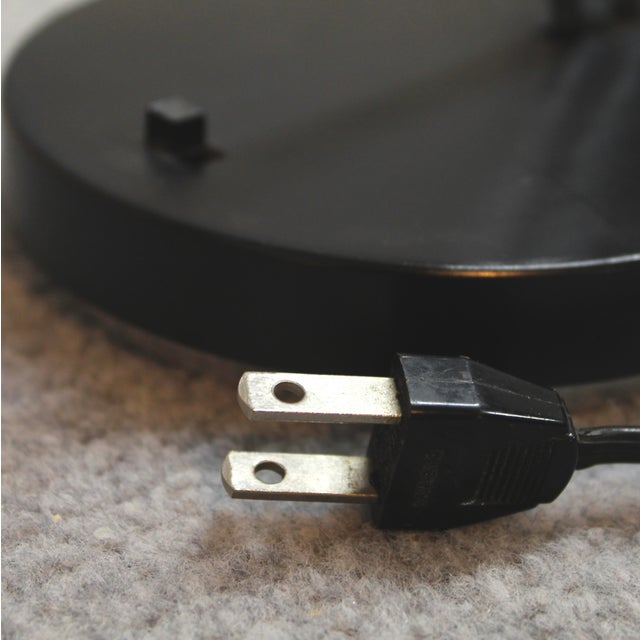 Mid-Century Modern Small Black Disc Desk Lamp by Lightolier For Sale - Image 3 of 7