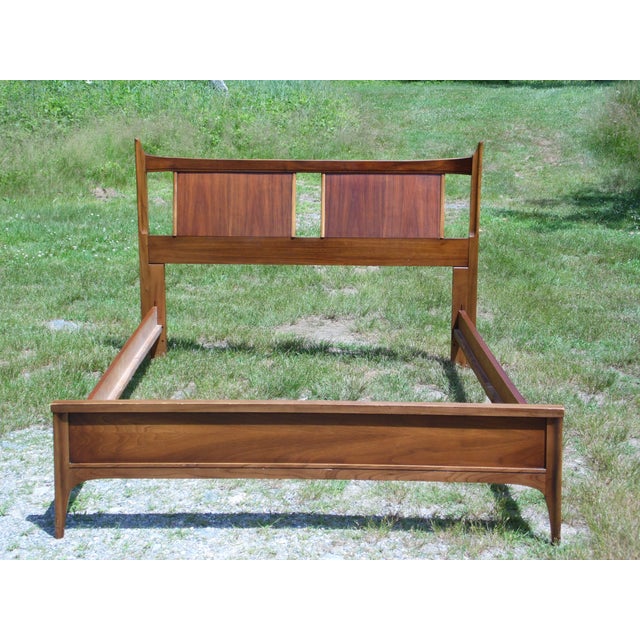 Vintage Mid Century Modern Walnut Kent Coffey Town House ... (640 x 640 Pixel)