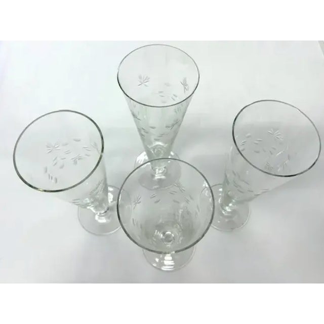 Set of 4 Mid Century Etched Glass Pilsner Beer, Cocktail Glasses For Sale - Image 4 of 5