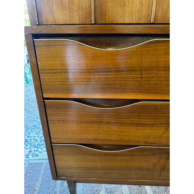 1960s American of Martinsville HighBoy Dresser For Sale - Image 5 of 12