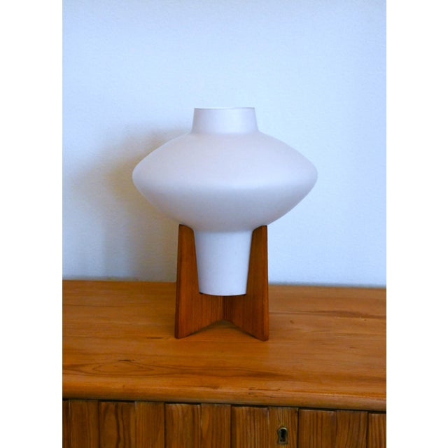 Luxus Swedish Glass and Pine Table Lamp by Uno & Östen Kristiansson for Luxus, 1960s For Sale - Image 4 of 10