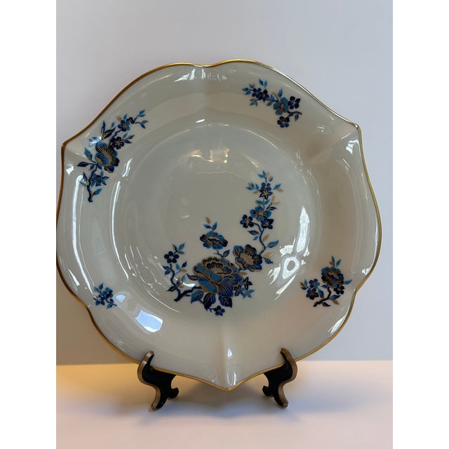 1980s 1980s Lenox "Pagoda" Pattern 11 Inches Diameter Cake Platter Scalloped Edges, Floral Design in Ivory and Blue With 24k Gold Trim For Sale - Image 5 of 18