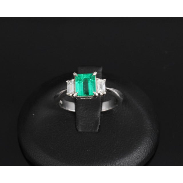 Modern Late 20th Century 0.96ct Gia Colombian Untreated No Oil Emerald & Diamond Platinum Ring Size 5.75 For Sale - Image 3 of 18