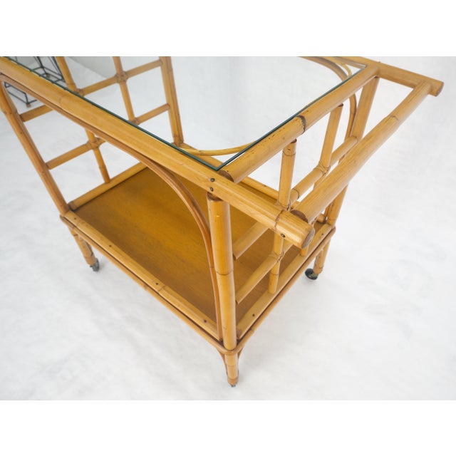 Mid-Century Modern Fine Bamboo c1970s 2 Tier glass Top Serving Bar Cart on Wheels Mid Century MINT! For Sale - Image 3 of 18