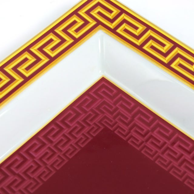 Versace 1990s Versace X Rosenthal Méandre Collection Porcelain Vide-Poche- Greek Key Medusa Pattern with 22k Gold Trim For Sale - Image 4 of 9