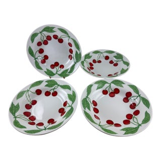1970s Richard Ginori Rare Rimmed Cherry Soup Bowls - Italy - Set of 4 For Sale
