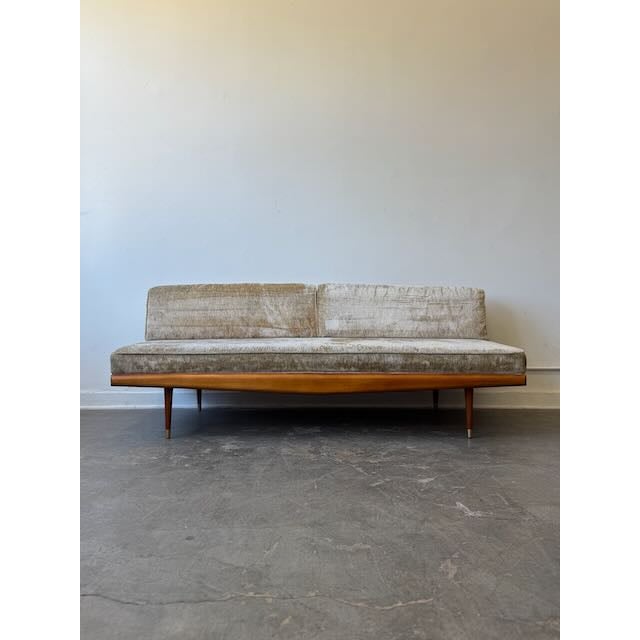 1950's Yugoslavian Daybed in Velvet For Sale In Los Angeles - Image 6 of 15