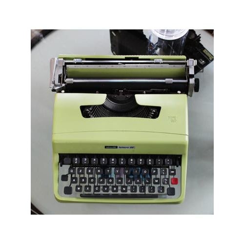 32 Typewriter from Olivetti Lettera For Sale - Image 3 of 15