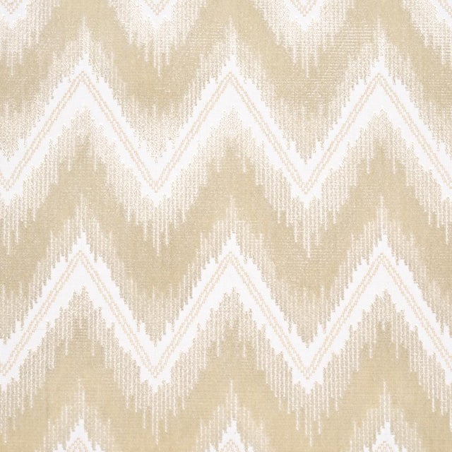 Contemporary SAMPLE - Schumacher Chevron Velvet Fabric In Champagne For Sale - Image 3 of 3