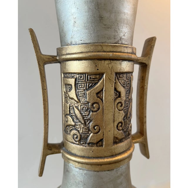 1960s Metal & Brass Chinoiserie Metallic Gold Silver Painted Asian Table Lamp For Sale - Image 9 of 11