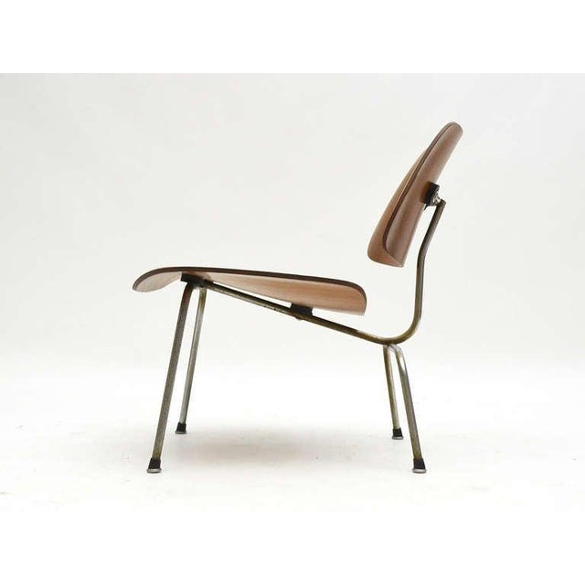 Mid 20th Century Charles and Ray Eames Walnut LCM Lounge Chair by Herman Miller For Sale - Image 5 of 9