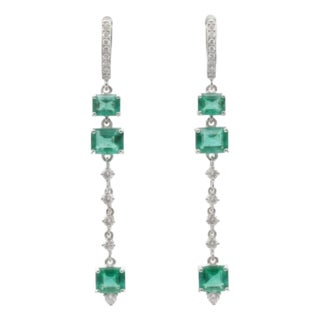 Natural 2.41cts Emerald & 0.35cts Diamond Earring in 14k White Gold For Sale