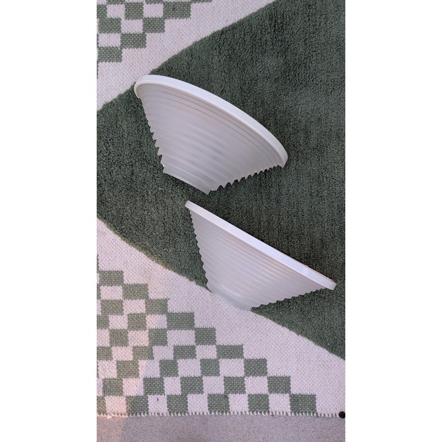 Angelo Mangiarotti Pair of 1990s Egisto 38 by Angelo Mangiarotti for Artemide Italian Postmodern Frosted Glass Wall Sconces For Sale - Image 4 of 4