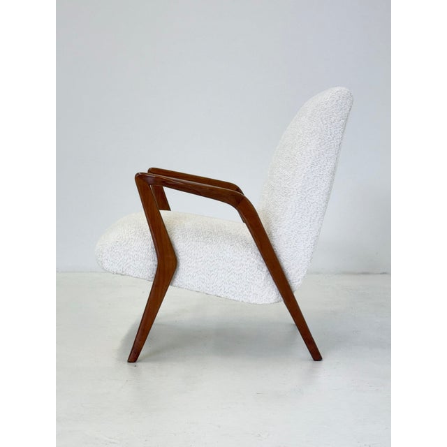 1950s Mid-Century Italian Lounge Armchair in Cherrywood and White Bouclé, 1950s For Sale - Image 5 of 14