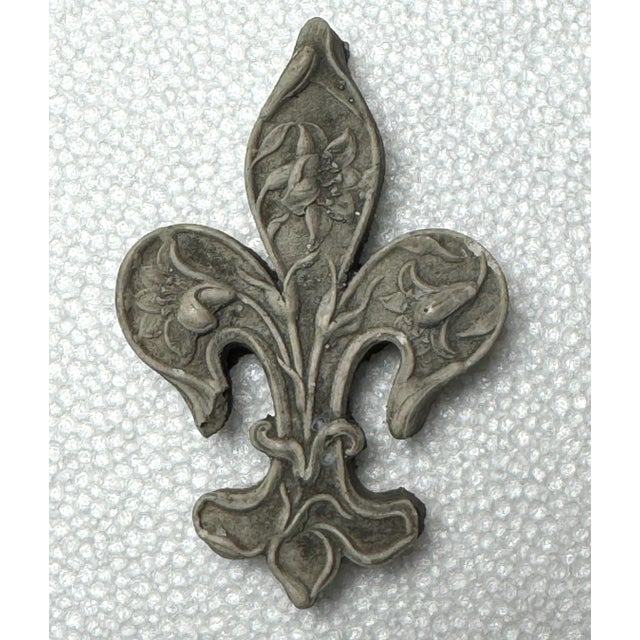 French Fleur-De-Lis Embossed Concrete Cabinetry Knobs, Set of Four For Sale In Houston - Image 6 of 12