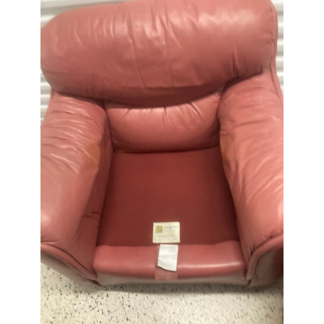 Animal Skin Late 20th Century Postmodern Overstuffed Leather Club Chair and Ottoman in Dusty Rose Leather by Leathercraft For Sale - Image 7 of 12