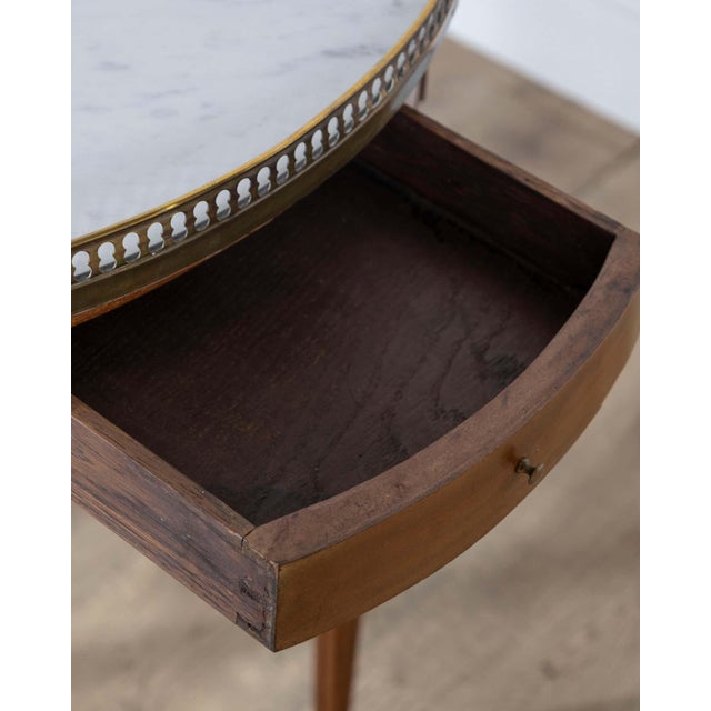 Brown Late 19th Century French Louis XVI-Style Mahogany Bouillotte Table with Carrara Marble Top For Sale - Image 8 of 9