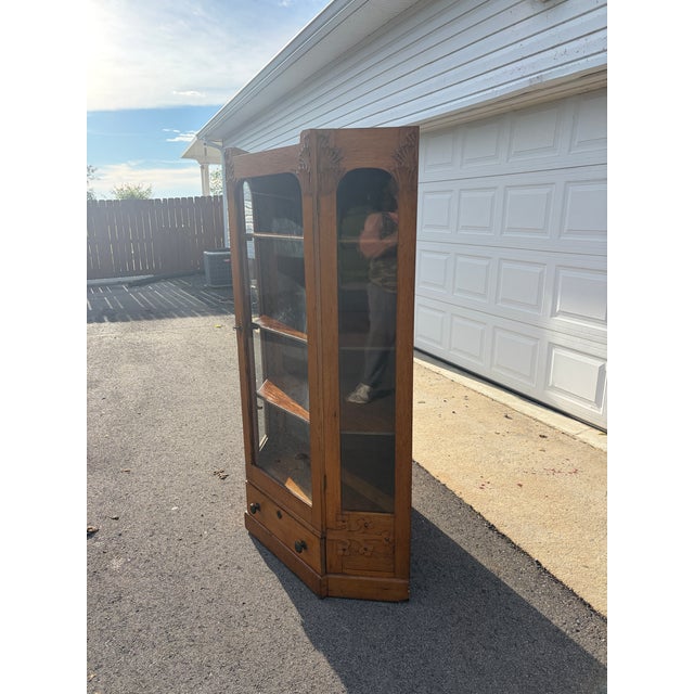 Early 20th Century Antique Circa 1900 Golden Oak and Glass Corner China Cabinet For Sale - Image 5 of 11