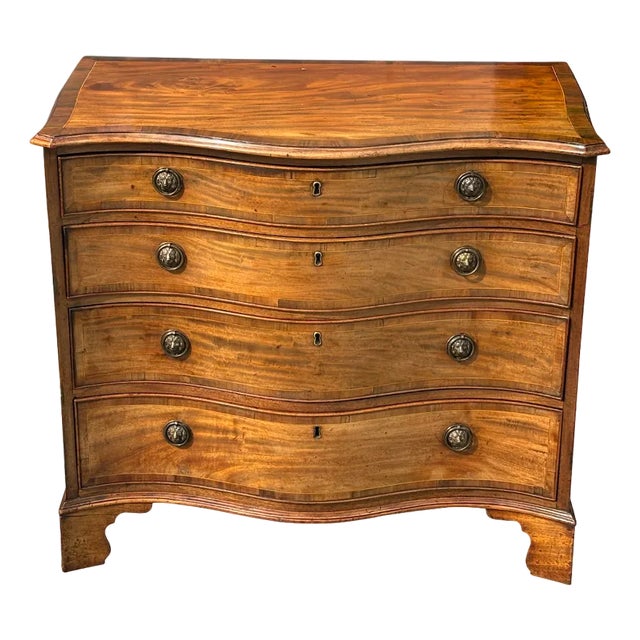 Antique George III Serpentine Chest of Drawers, 1790 For Sale