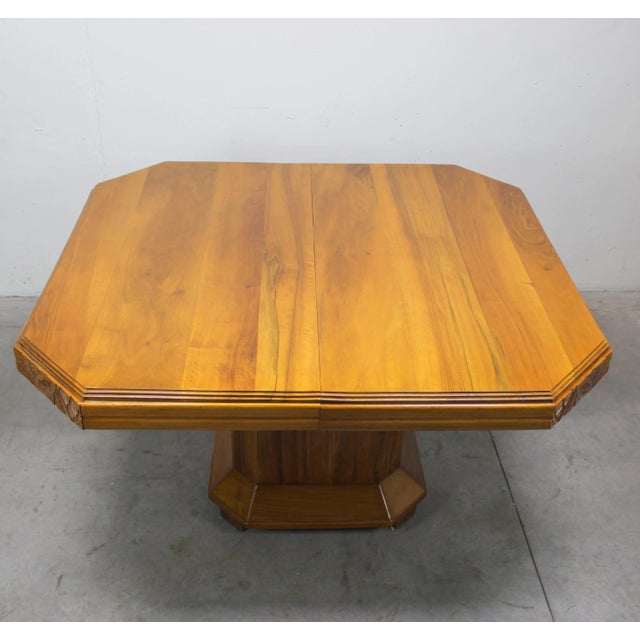 Art Deco Solid Walnut Extendable Dining Table, 1920s, in Very Good conditions. Designed 1920 to 1949