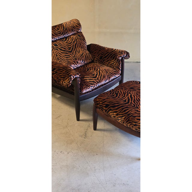 Set of Vintage Lounge Chair with Ottoman in Orange Zebra Velvet Fabric, 1970s For Sale - Image 13 of 15