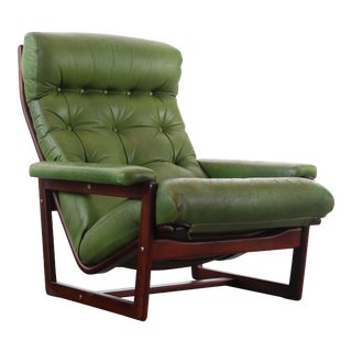 Mid Century Modern Lounge Chair in Rosewood and Stressed Leather For Sale