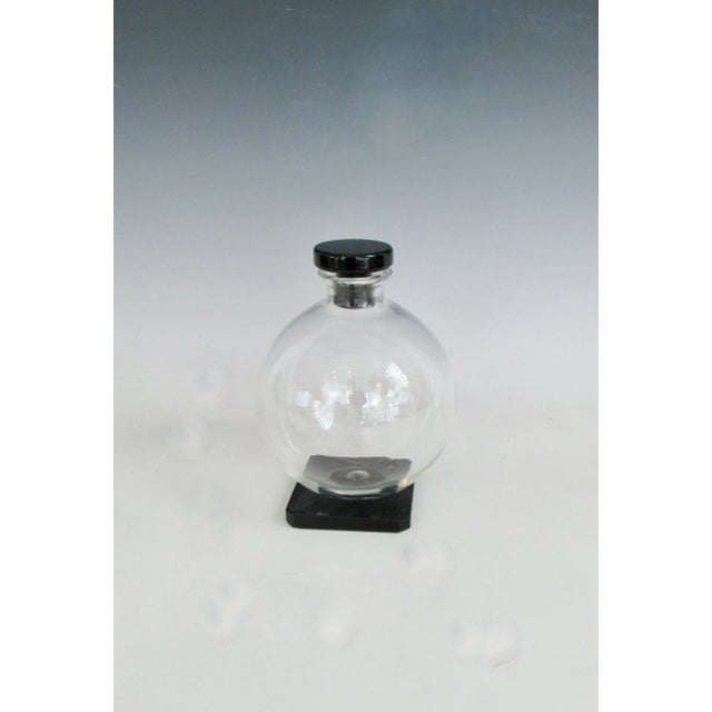 Transparent 1930s Art Deco Era Clear Glass Ball Decanter With Onyx Glass Base and Stopper For Sale - Image 8 of 12