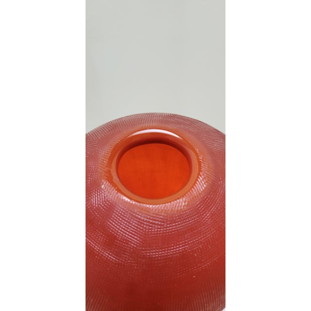 Vintage Red Biomorphic Hourglass Vase Attributed to Cristiano Bianchin For Sale In San Francisco - Image 6 of 6
