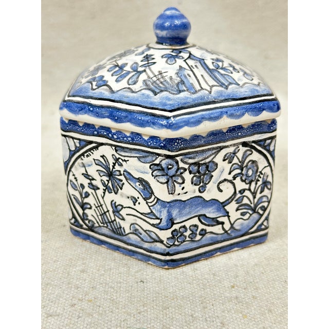 Vintage Hexagon Trinket Box For Sale In New Orleans - Image 6 of 11