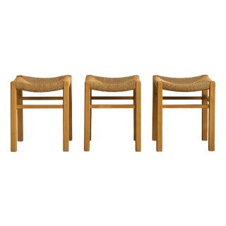 Brutalist Stools in Wood and Straw by Pierre Gautier-Delaye for Vergnères, 1960s, Set of 3 For Sale