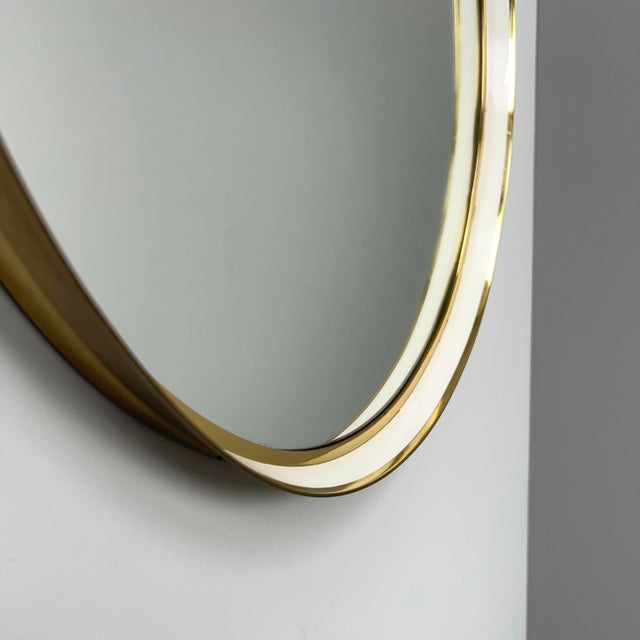 Mid-Century Modern Large Round Wall Mirror with Brass Frame, 1950s For Sale - Image 3 of 5